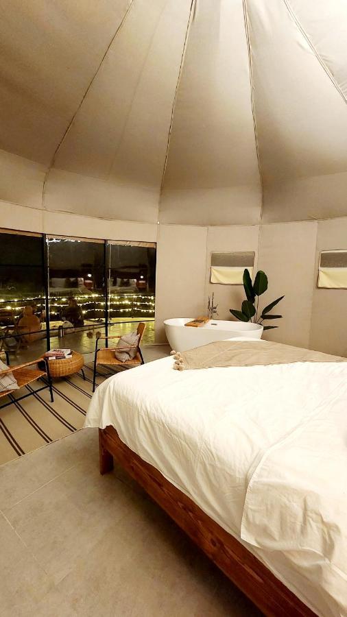 Starry Domes Desert Camp Bidiya Екстер'єр фото